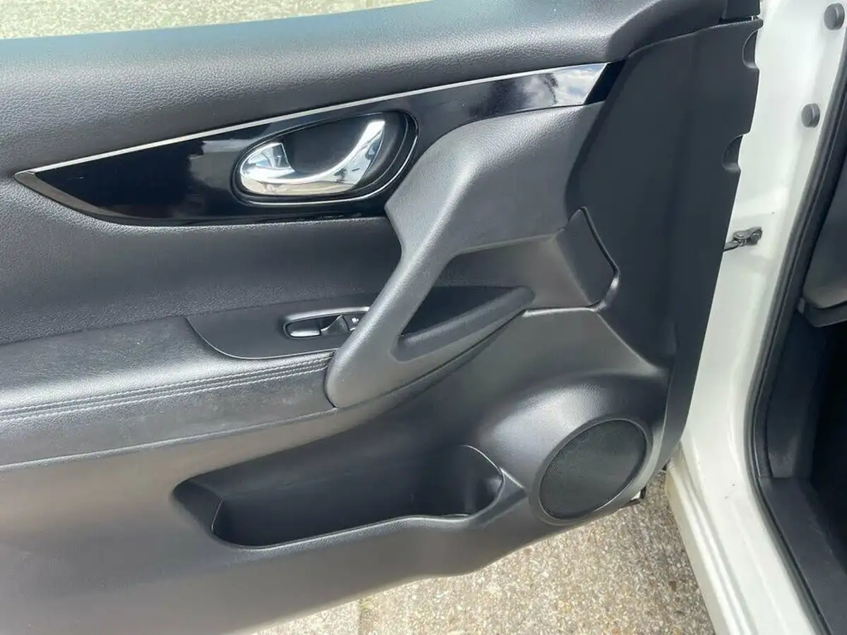 2016-nissan-qashqai-15dci-tekna-big-46