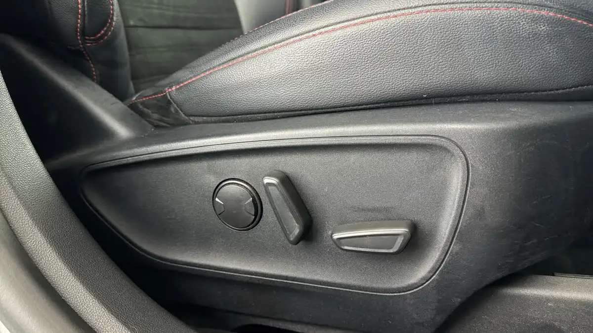 2021-ford-kuga-15-st-line-edition-big-28