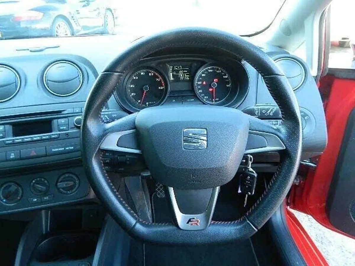 2015-seat-ibiza-12-fr-black-hatchback-5d-big-40