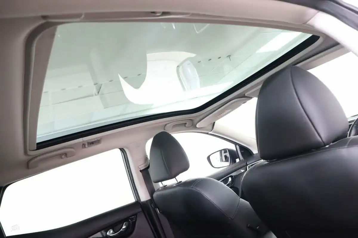 2014-nissan-qashqai-16dci-tekna-4x4-big-21