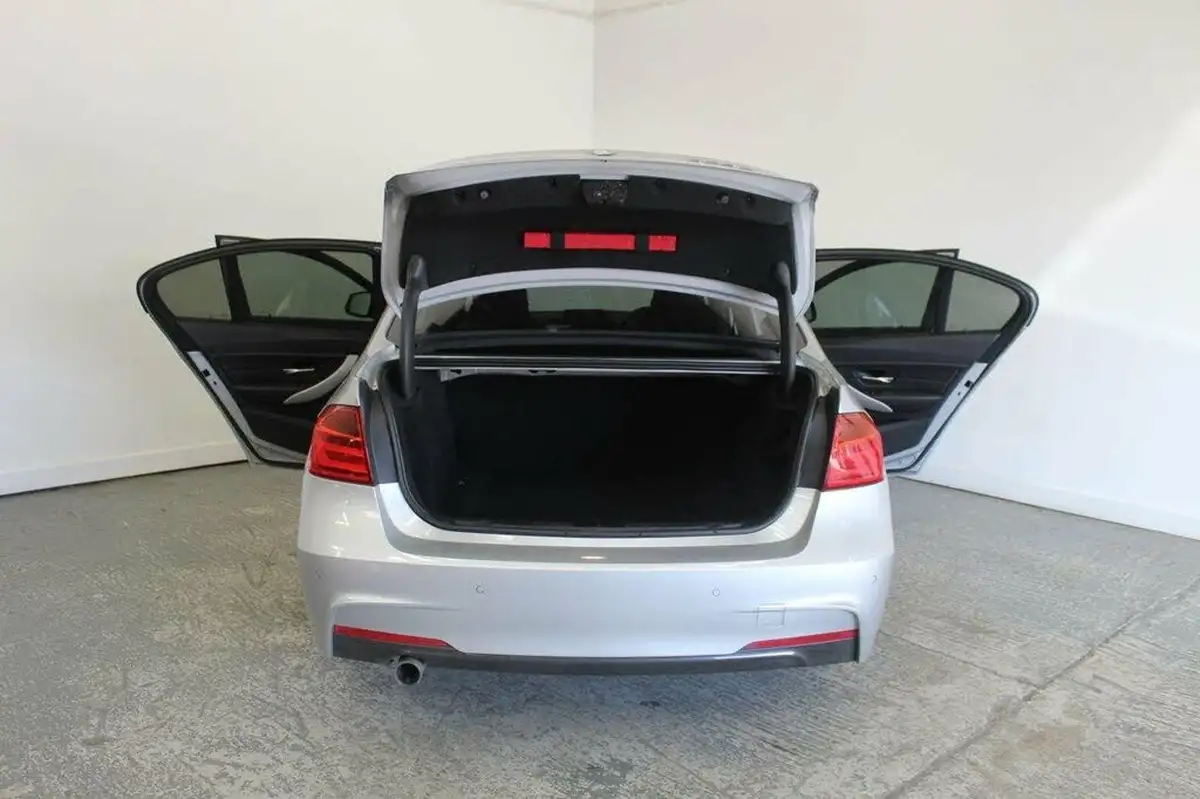 2014-bmw-3-series-20td-320d-m-sport-184bhp-blueperformance-ss-saloon-4d-big-21