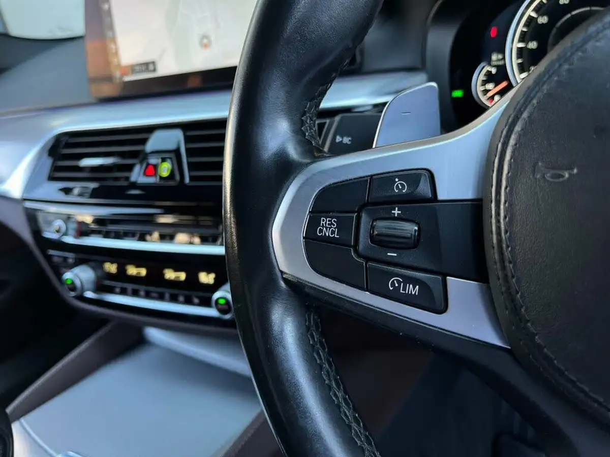 2017-bmw-5-series-20td-520d-m-sport-saloon-4d-big-17