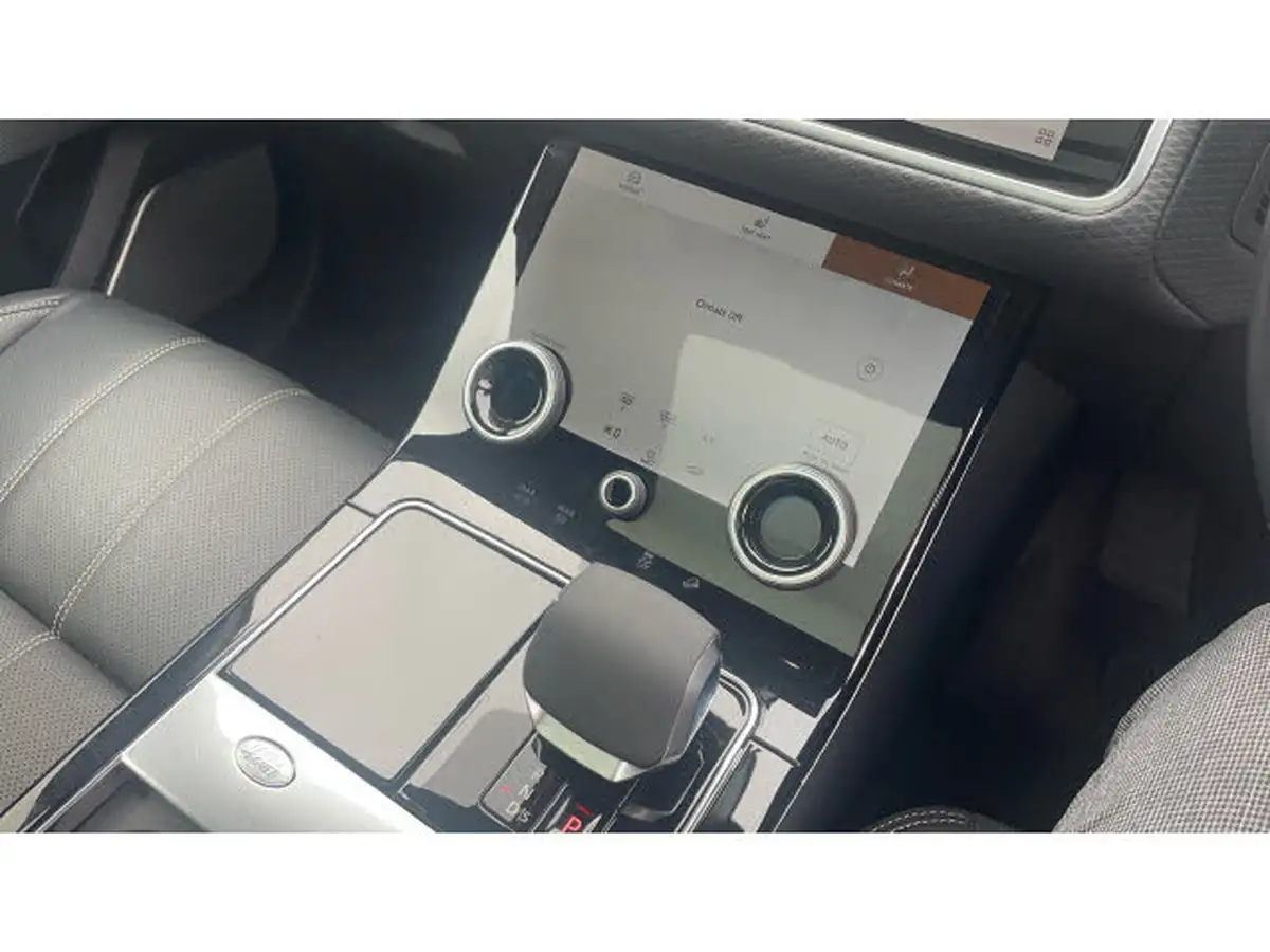 2022-land-rover-range-rover-velar-20-d200-velar-big-7