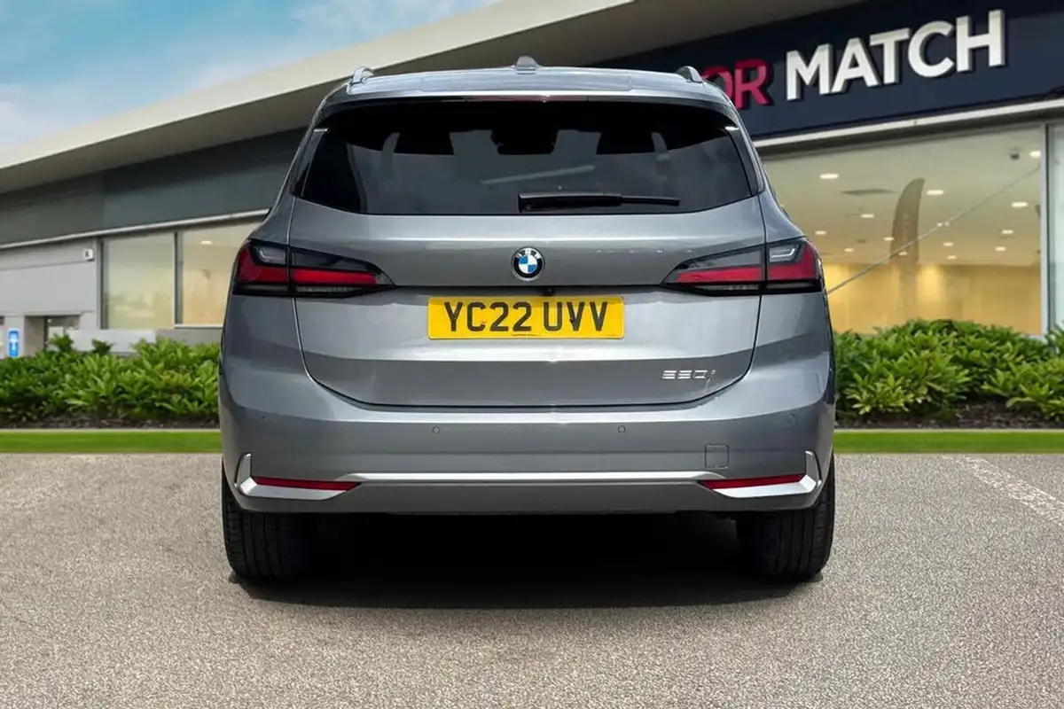 2022-bmw-2-series-15-220i-luxury-big-3