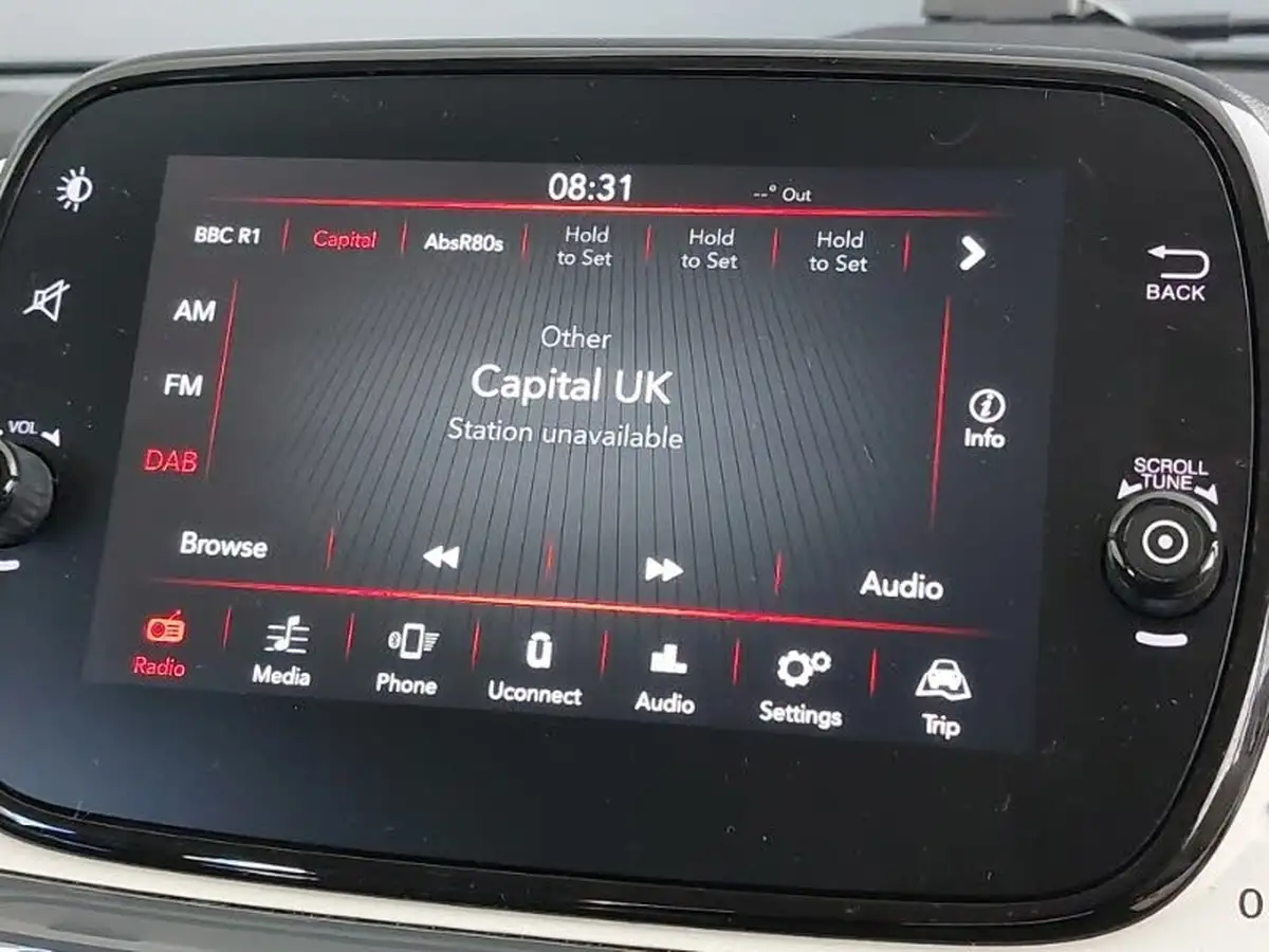 2019-fiat-500-12-lounge-big-9
