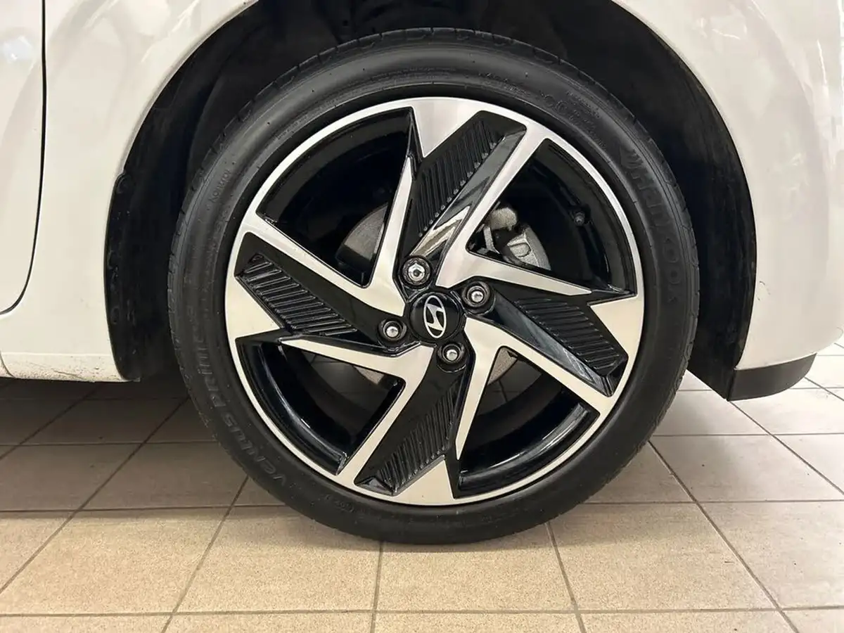 2024-hyundai-i10-10-premium-63ps-auto-big-27