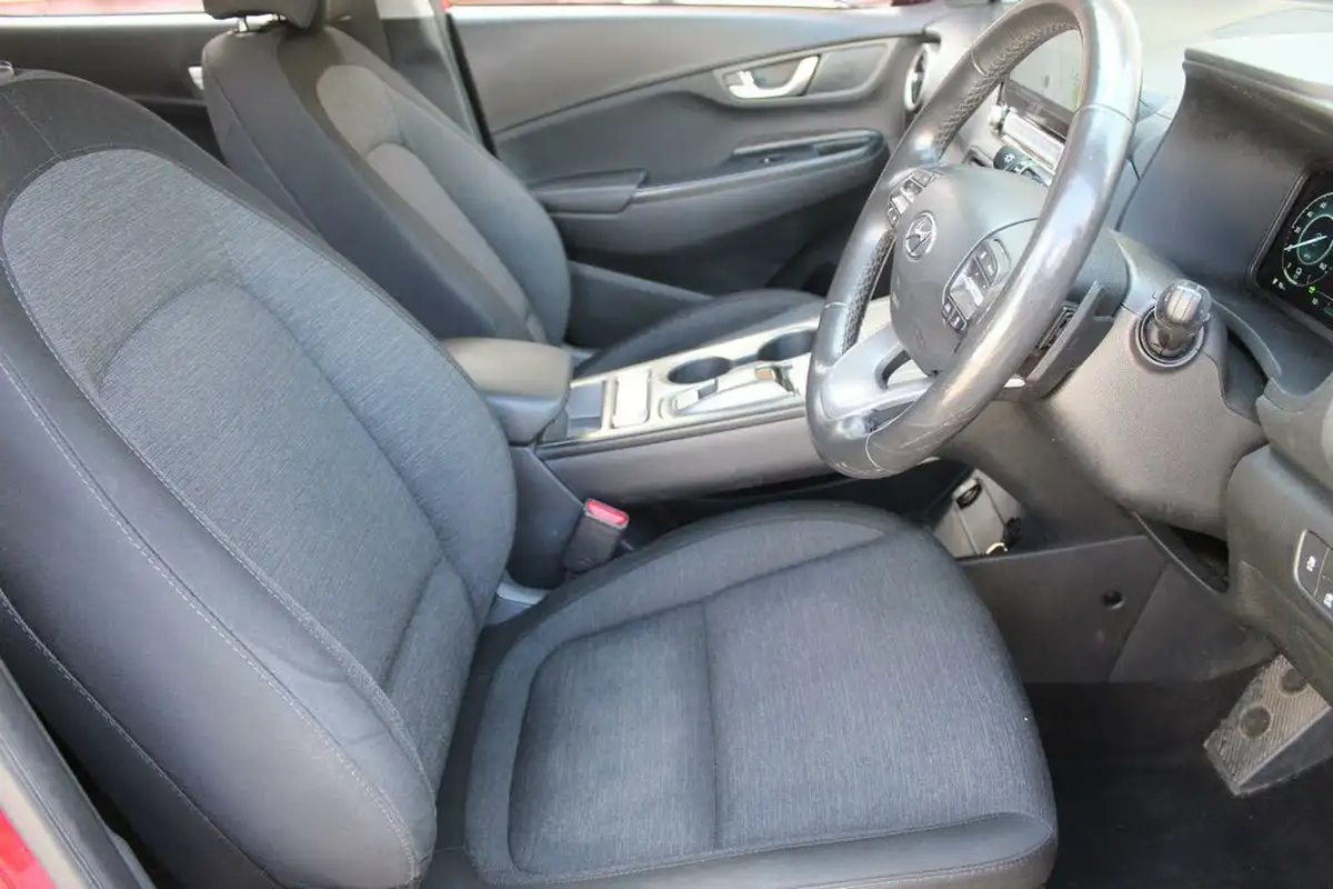 2022-hyundai-kona-e-premium-204ps-64kwh-7kw-obc-big-21