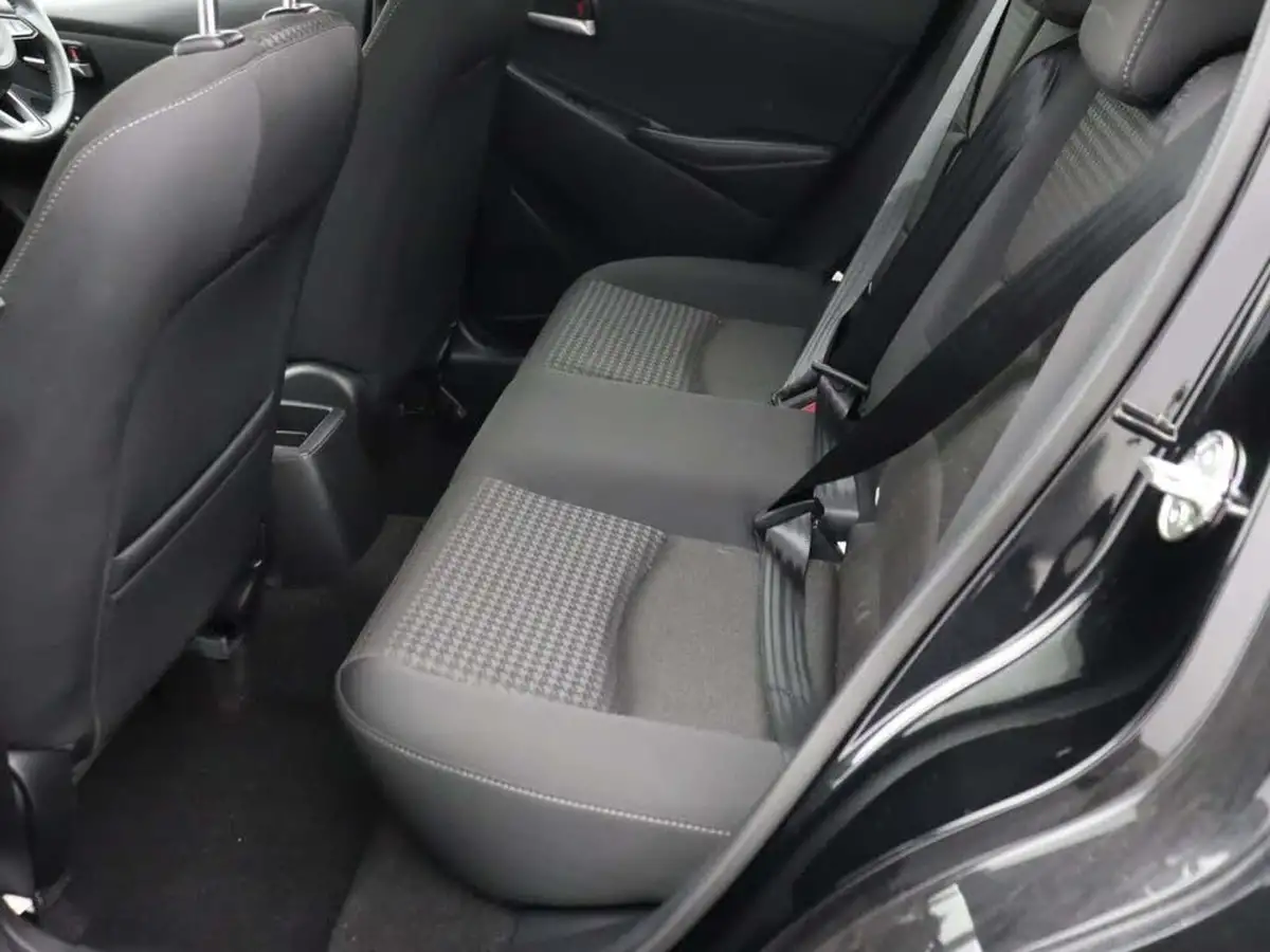 2018-mazda-mazda2-15-se-l-big-9