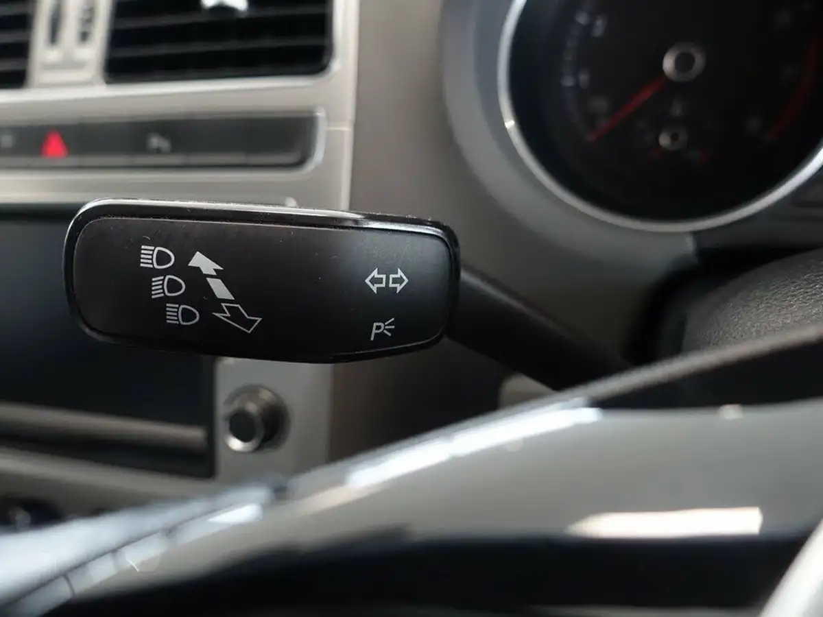 2017-volkswagen-polo-10-beats-65ps-ss-5d-big-22