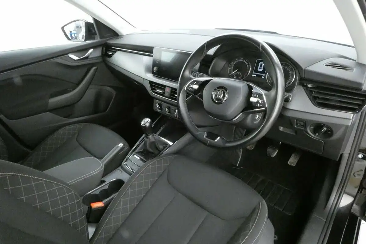 2021-skoda-kamiq-10-tsi-se-109ps-big-9