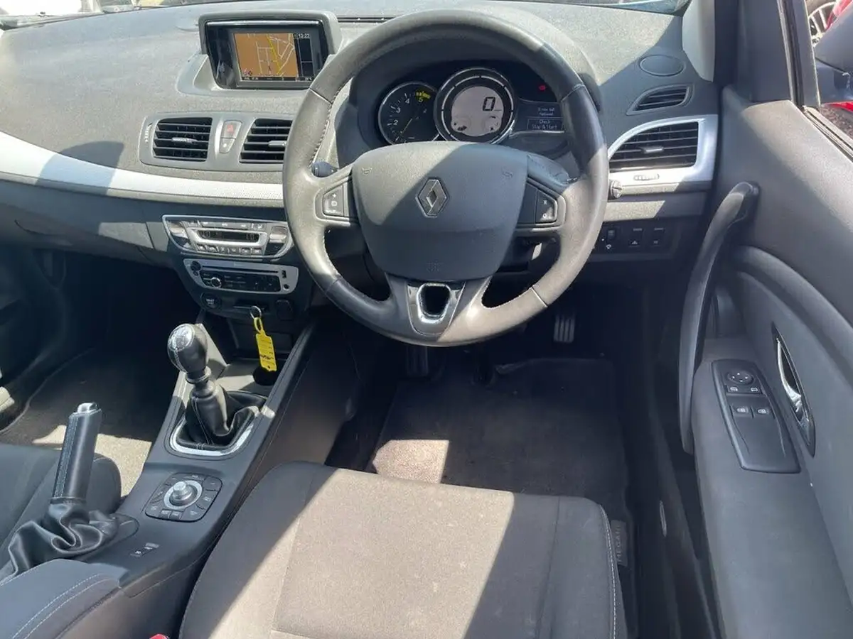 2014-renault-megane-15dci-dynamique-tom-tom-energy-ss-coupe-3d-big-12