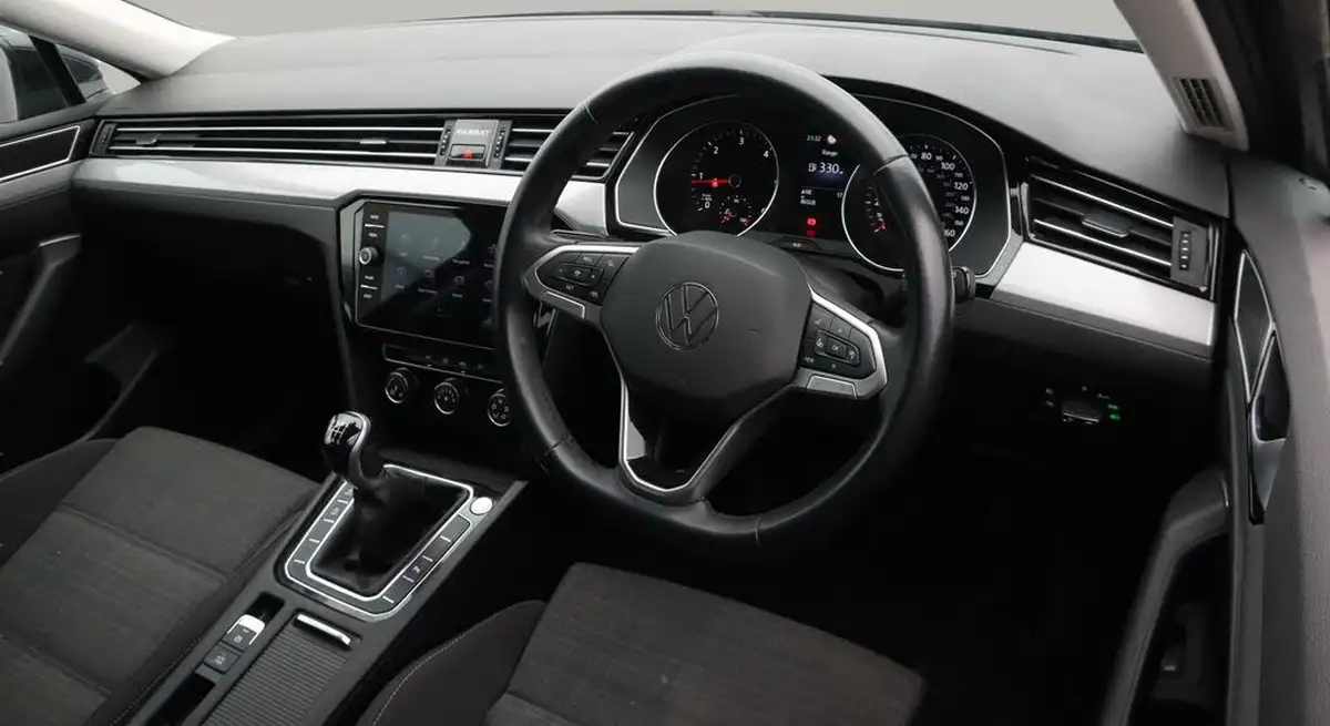 2022-volkswagen-passat-20tdi-se-nav-150ps-estate-5d-big-9