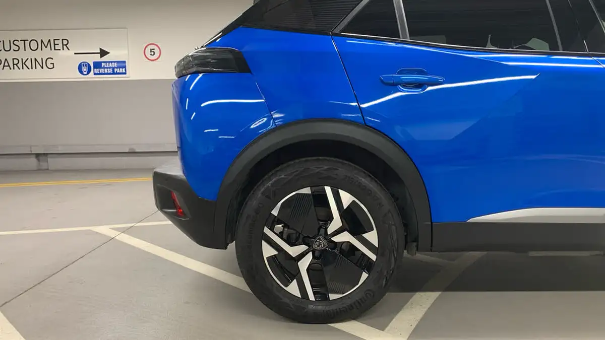 2024-peugeot-2008-suv-e-gt-136ps-50kwh-big-15