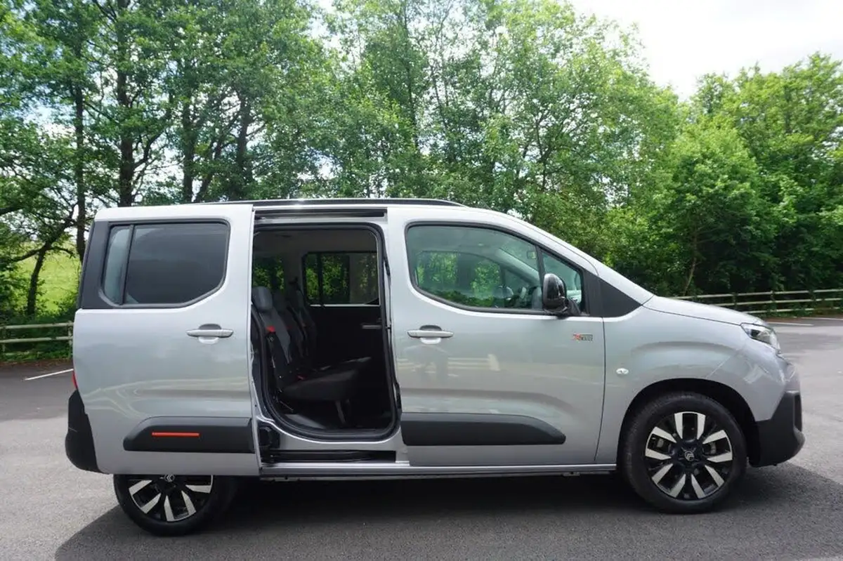 2024-citroen-berlingo-15-bluehdi-max-m-big-1