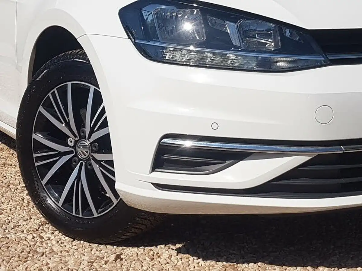 2018-volkswagen-golf-10-tsi-se-nav-115ps-hatchback-5d-big-8