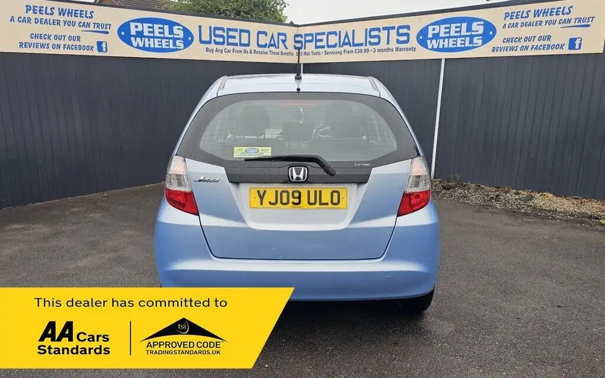 2009-honda-jazz-14-es-big-6