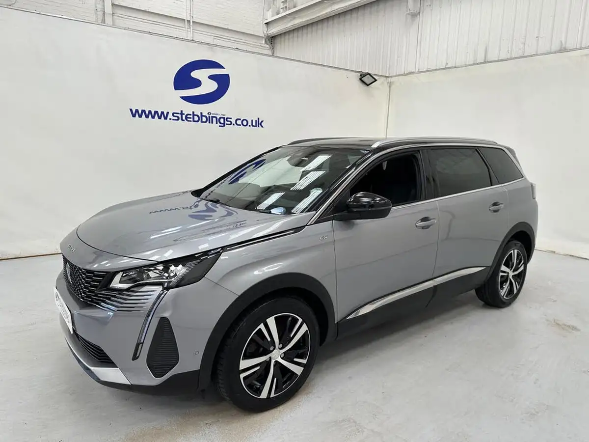 2022-peugeot-5008-suv-12-puretech-gt-eat8-big-3
