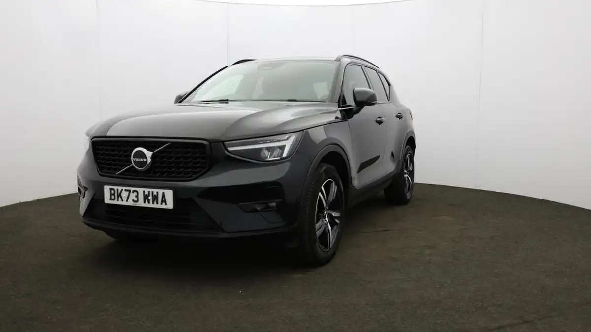 2023-volvo-xc40-20-b3-plus-big-23