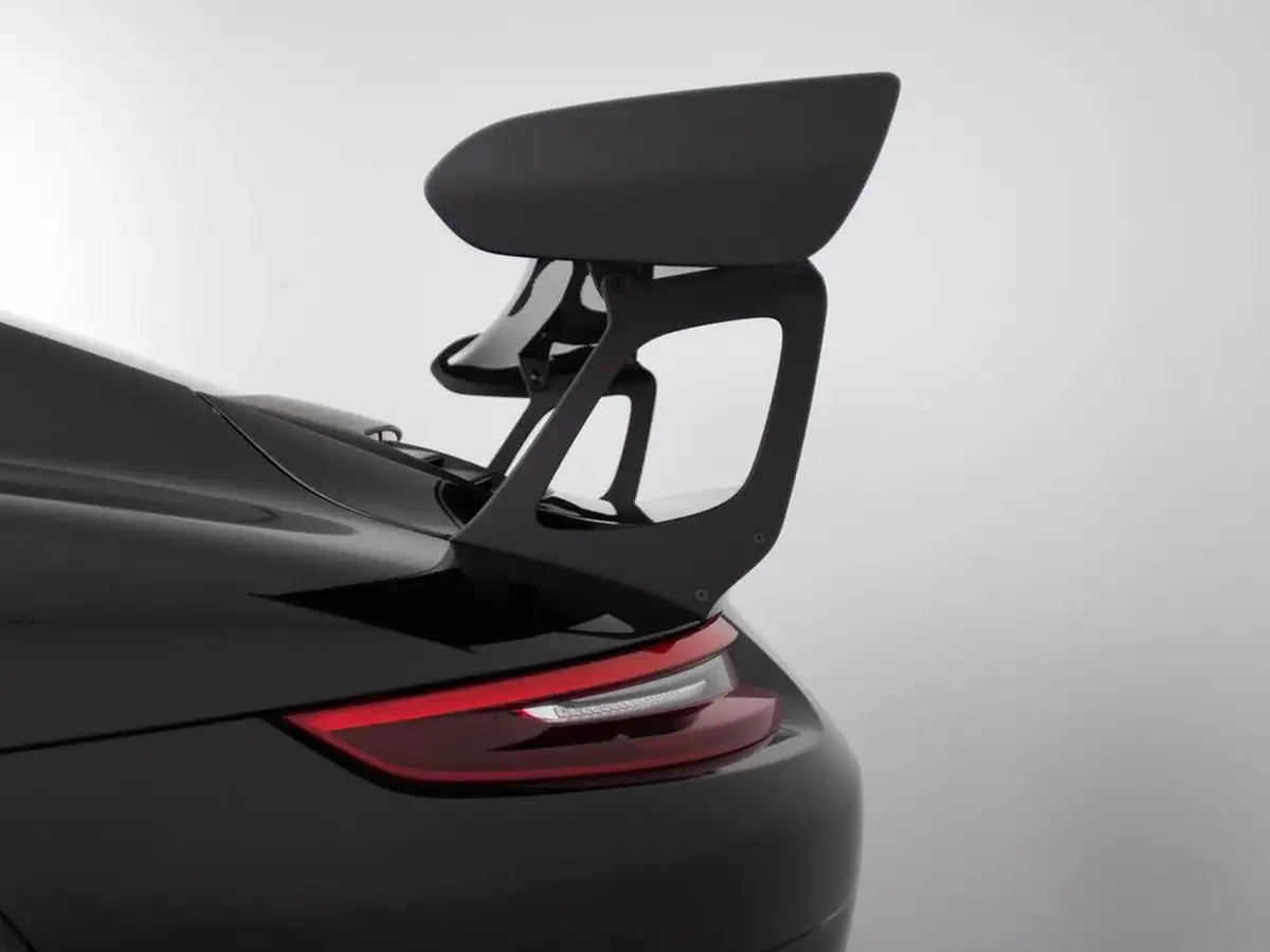 2018-porsche-911-40-gt3-rs-big-23