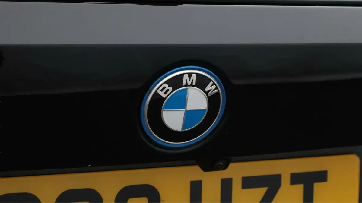 2022-bmw-3-series-20-330e-se-pro-touring-5d-big-21