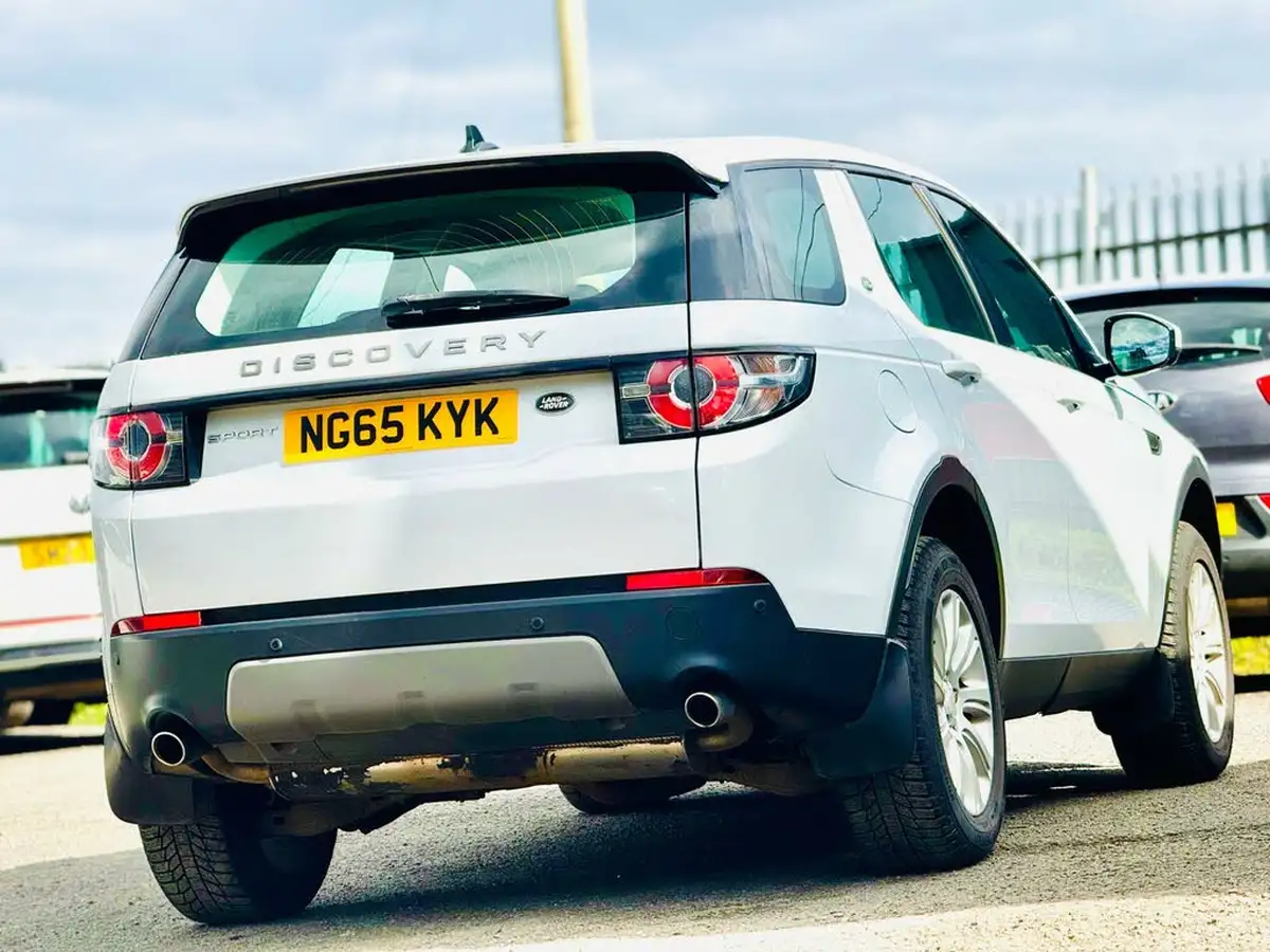 2015-land-rover-discovery-sport-20td4-se-tech-180ps-auto-big-15