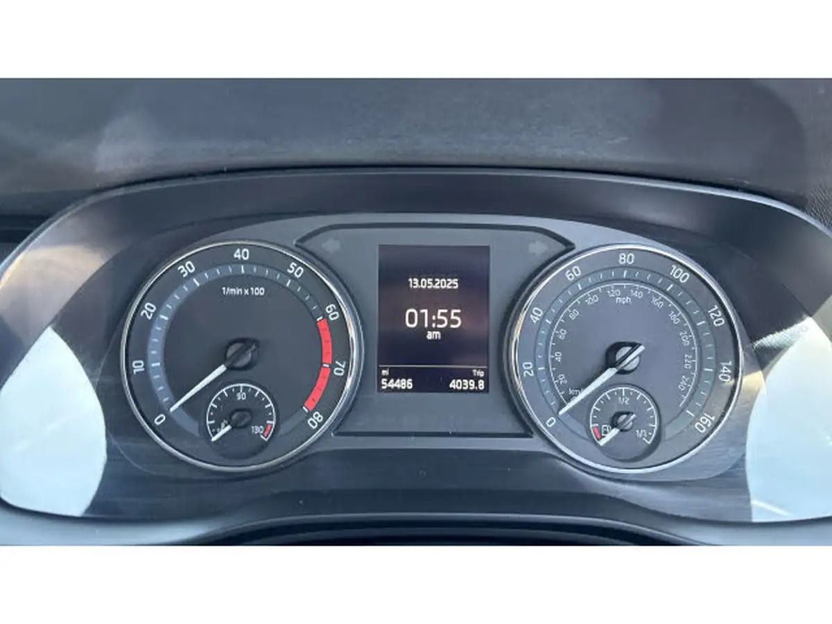 2021-skoda-octavia-10-tsi-se-estate-big-10