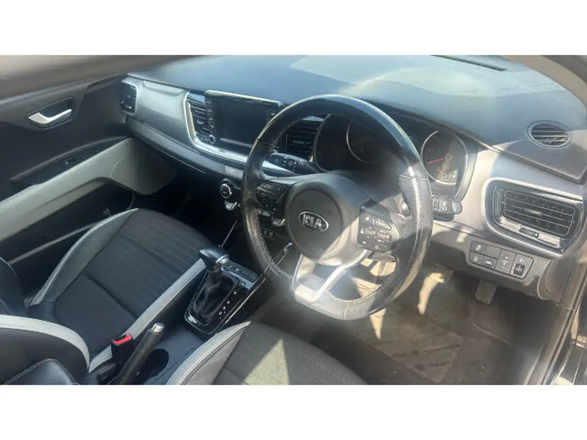 2019-kia-stonic-10-t-gdi-3-dct-big-10