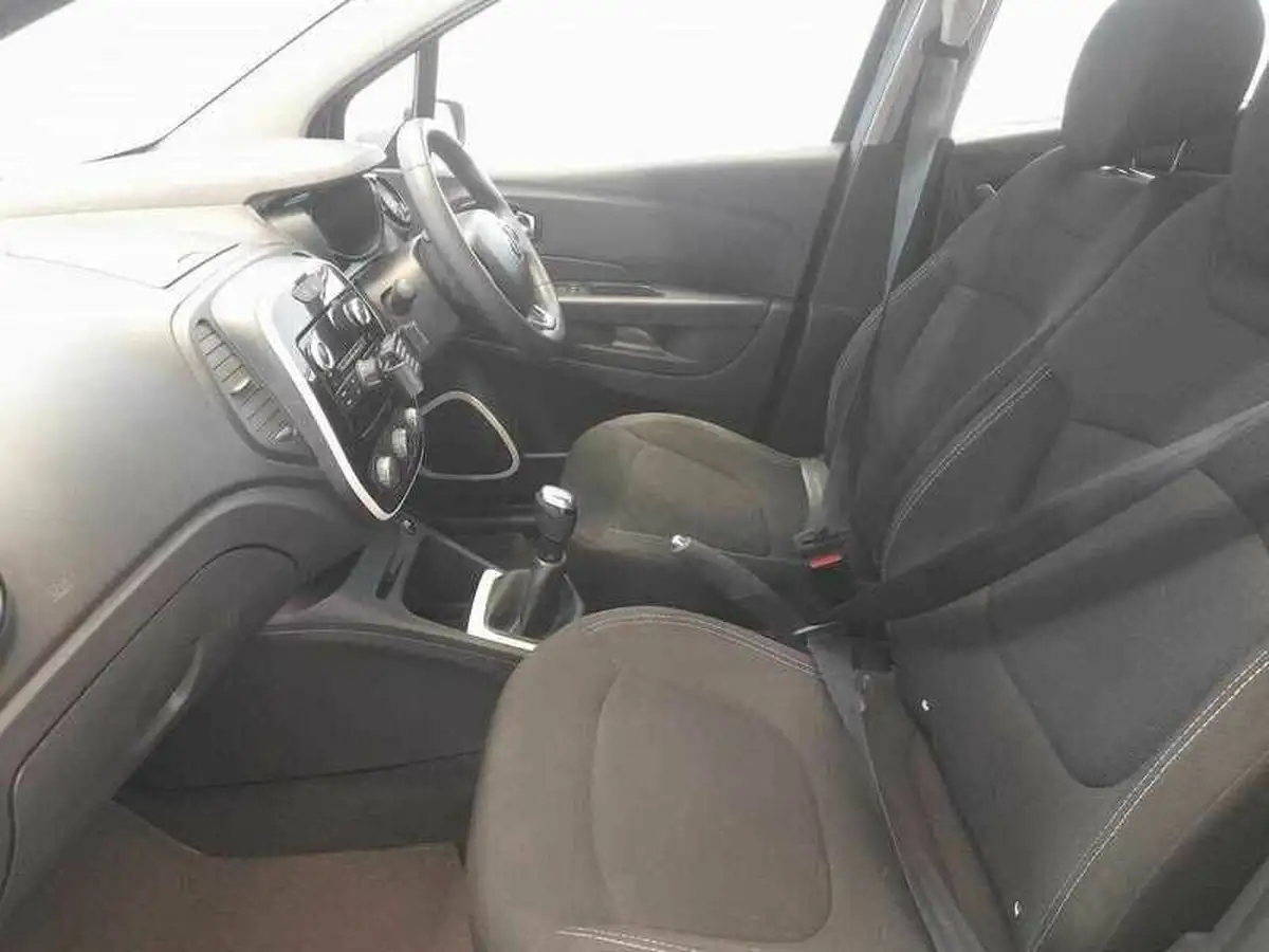 2019-renault-captur-09-tce-play-big-13