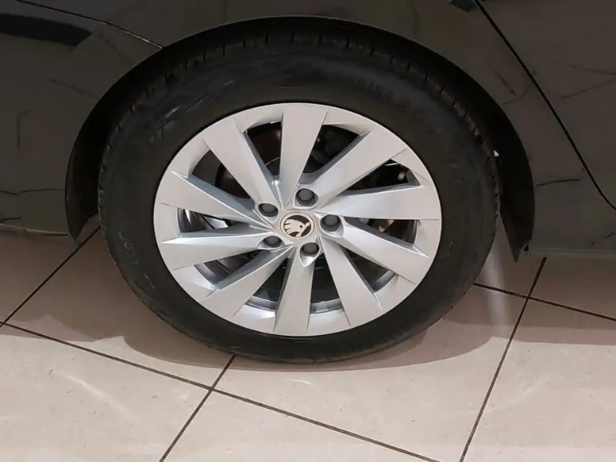 2024-skoda-octavia-20tdi-se-l-150ps-estate-dsg-big-11