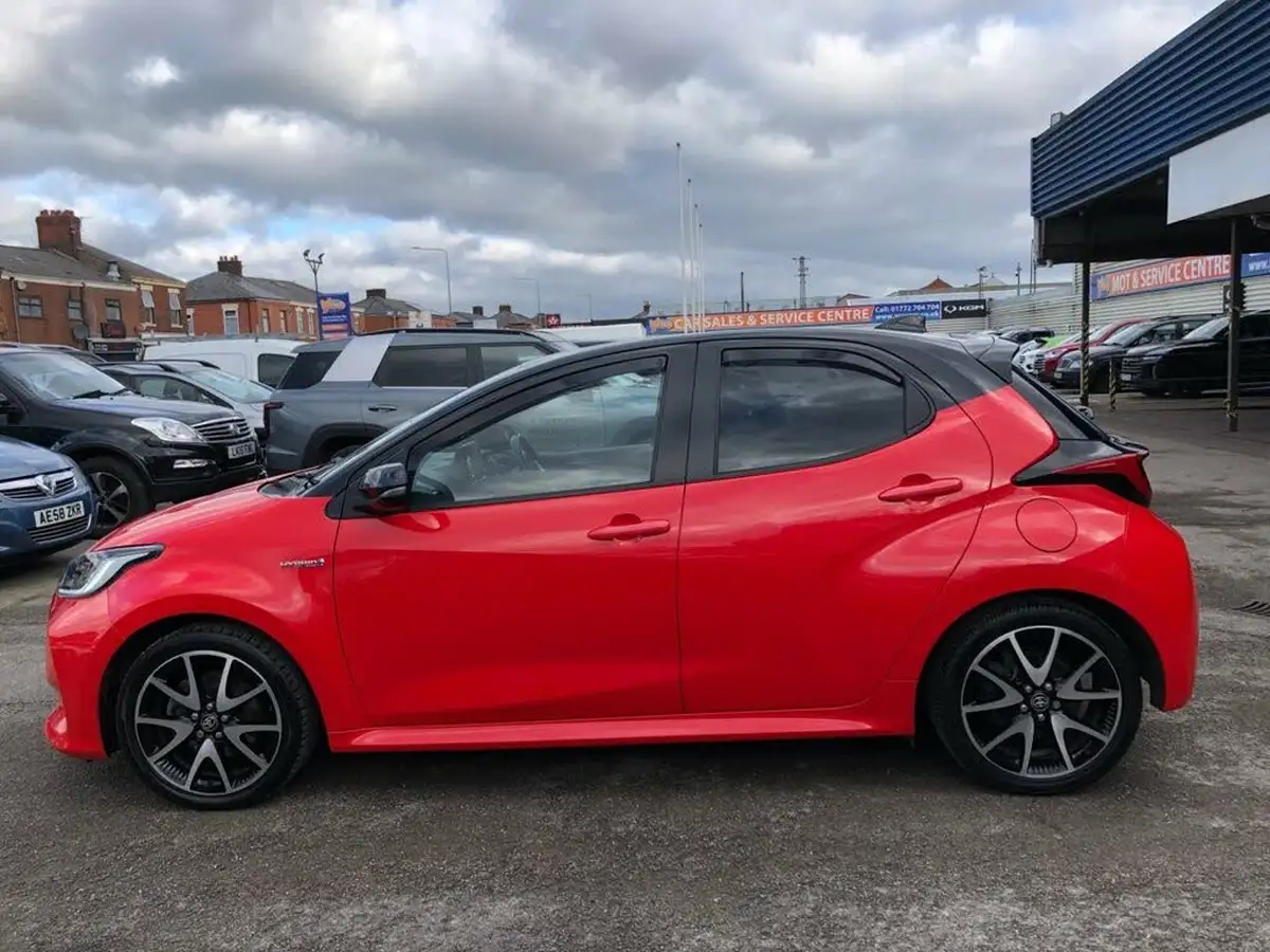2021-toyota-yaris-15-vvt-i-launch-edition-big-8