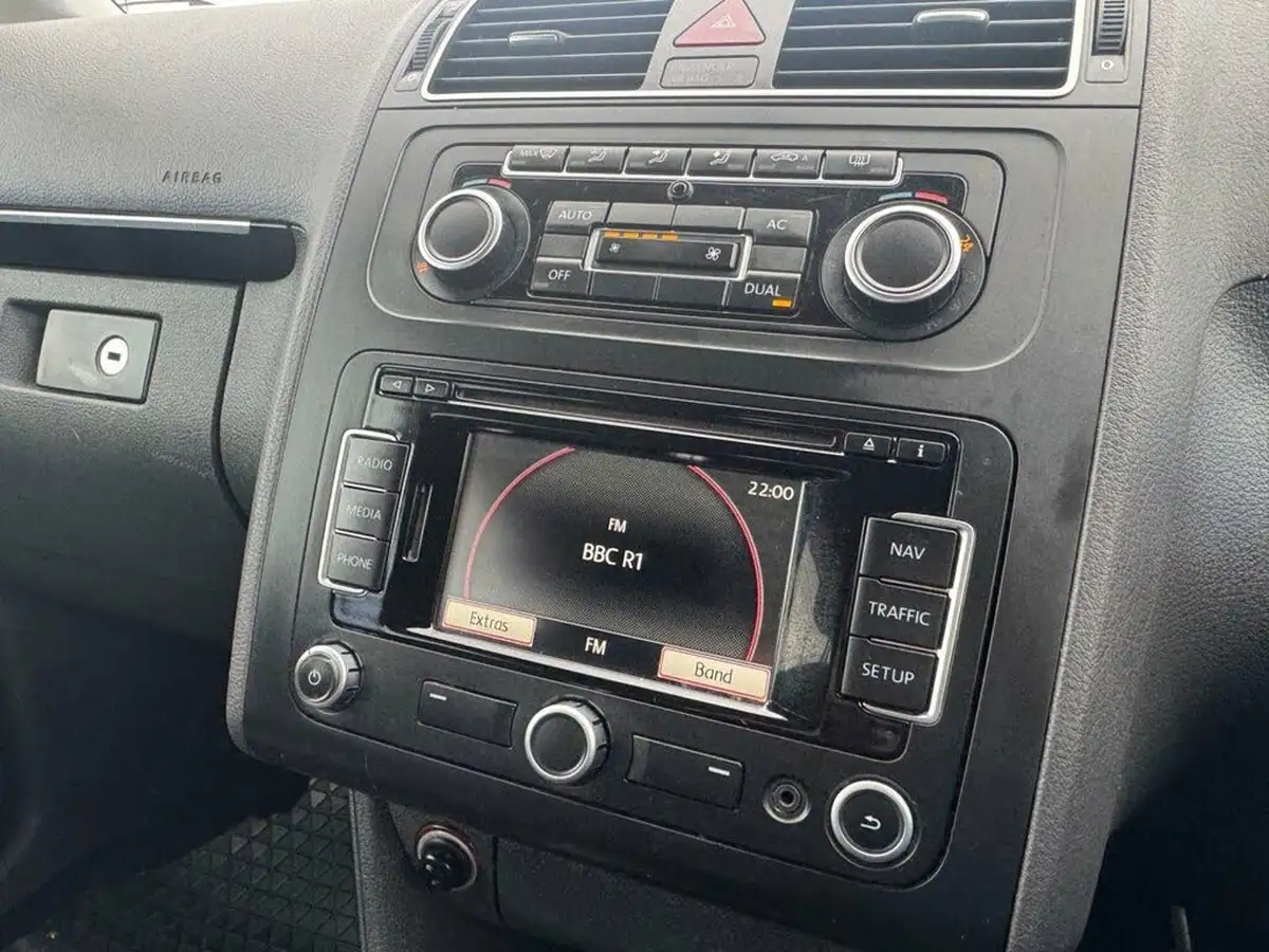 2011-volkswagen-touran-20td-sport-140ps-7st-big-7