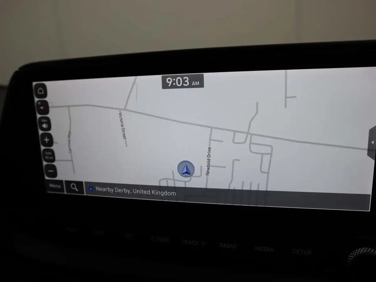 2022-hyundai-i20-10-t-gdi-premium-eclutch-imt-big-13