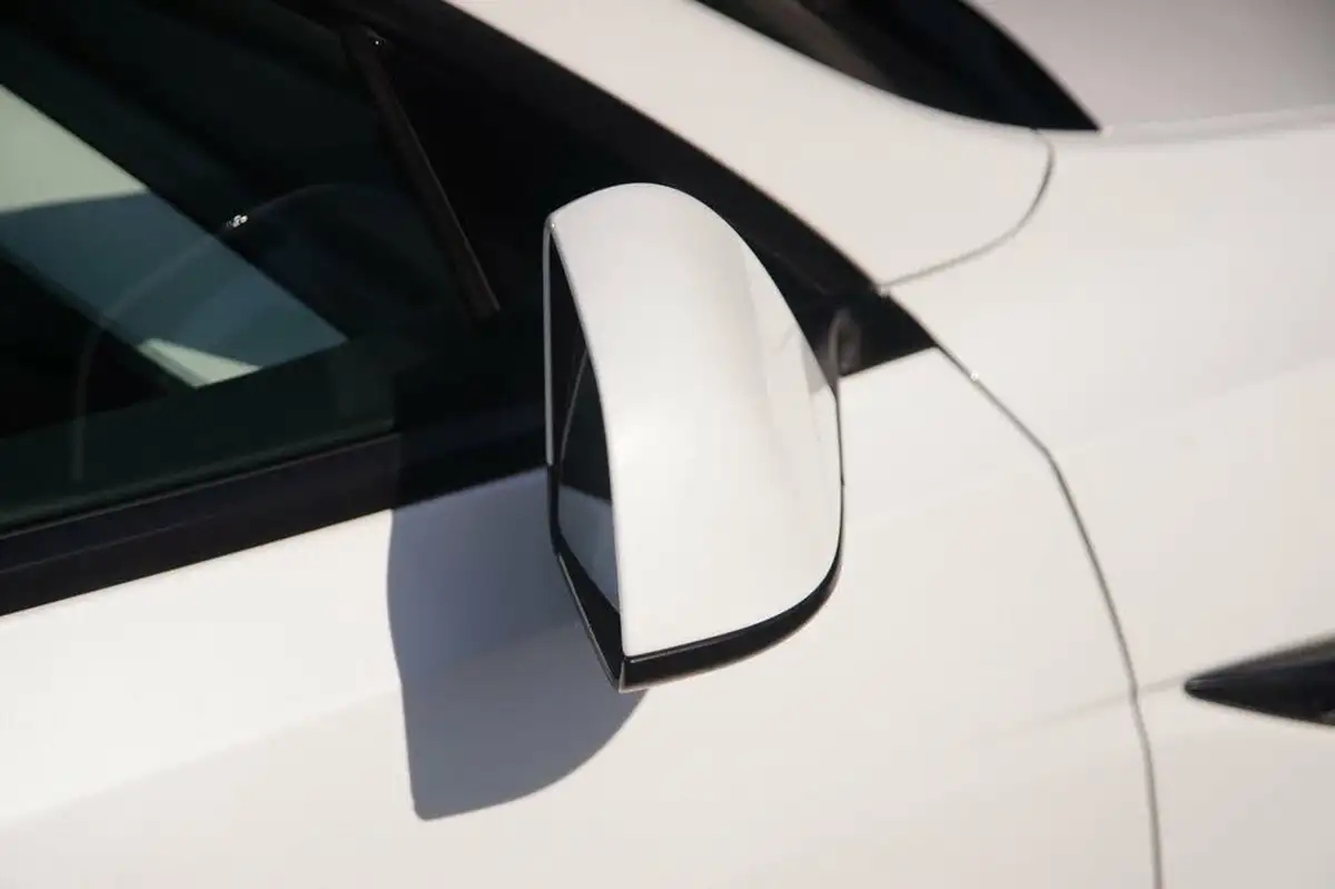 2022-tesla-model-y-e-long-range-big-36