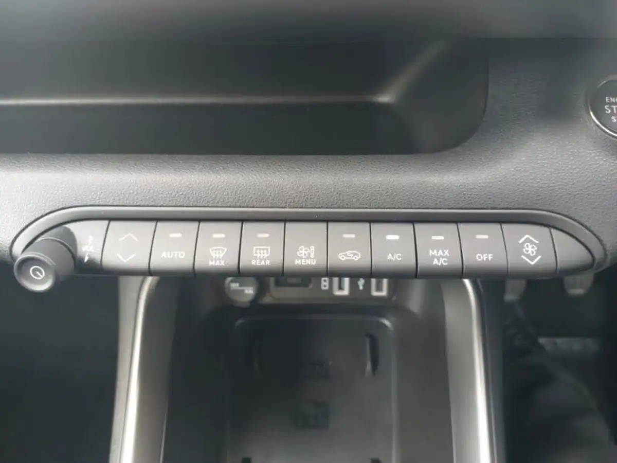 2025-jeep-avenger-12-gse-summit-big-13