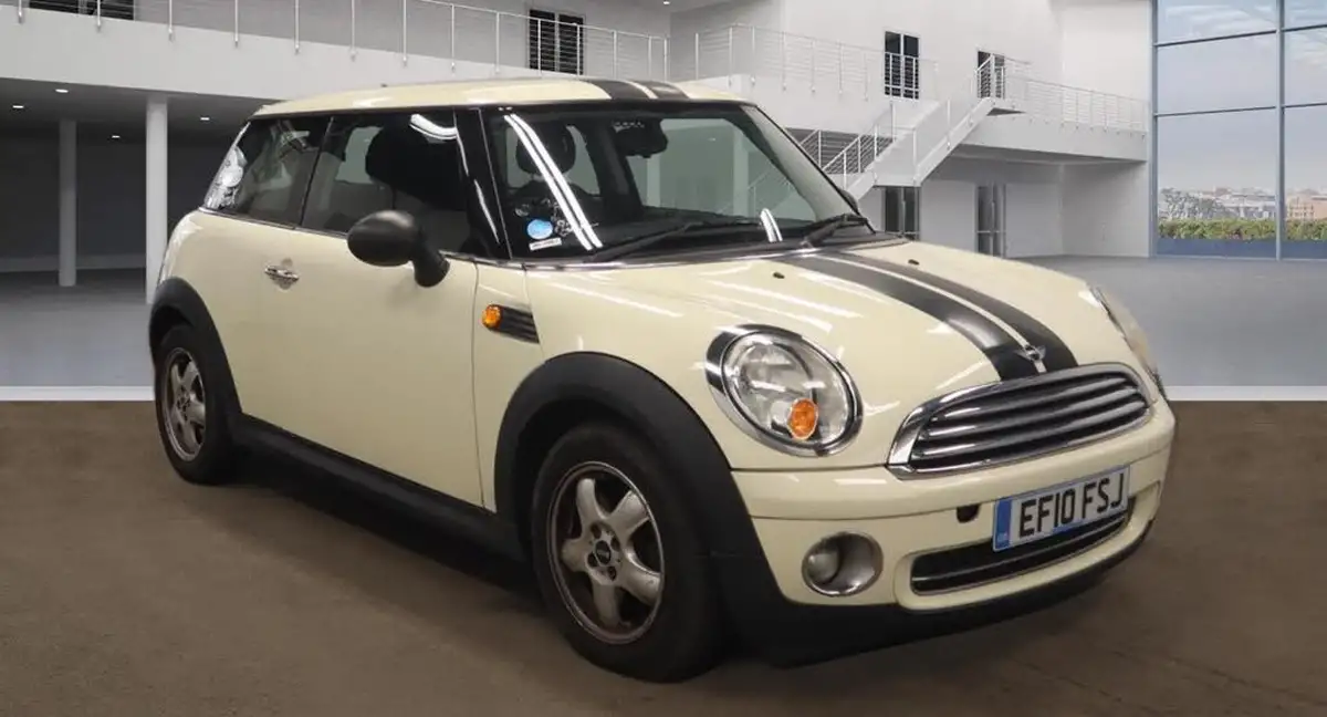 2010-mini-cooper-16-one-98bhp-hatchback-3d-big-0