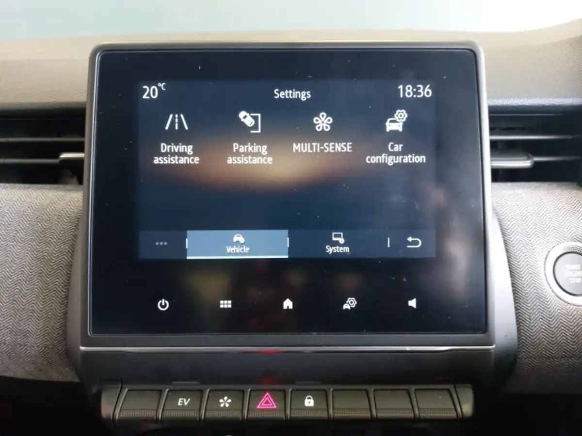 2024-renault-clio-16-techno-big-14