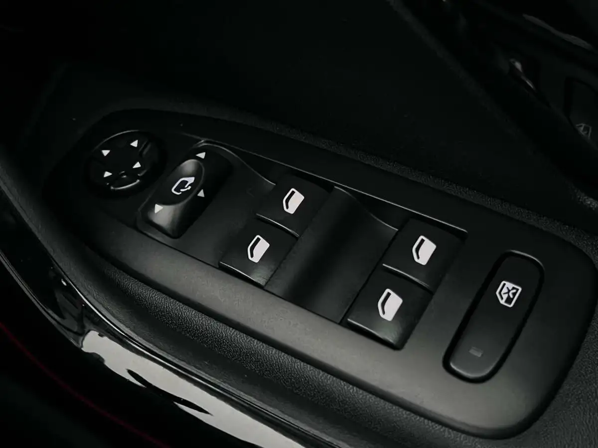 2019-peugeot-2008-suv-12-puretech-gt-line-110bhp-eat6-big-24