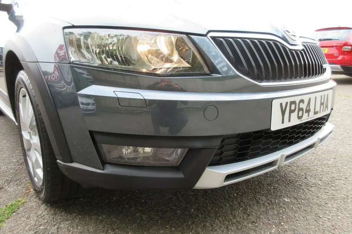 2014-skoda-octavia-20tdi-scout-184ps-dsg-big-11