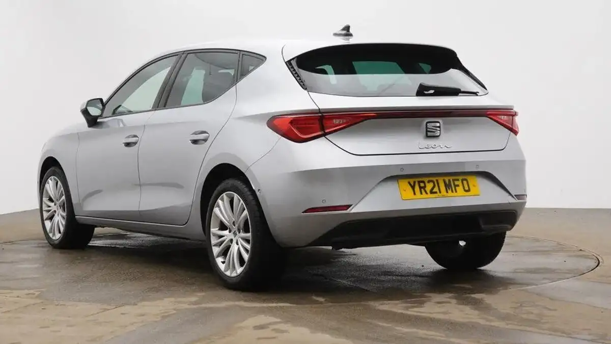 2021-seat-leon-15-tsi-evo-se-dynamic-hatchback-big-2