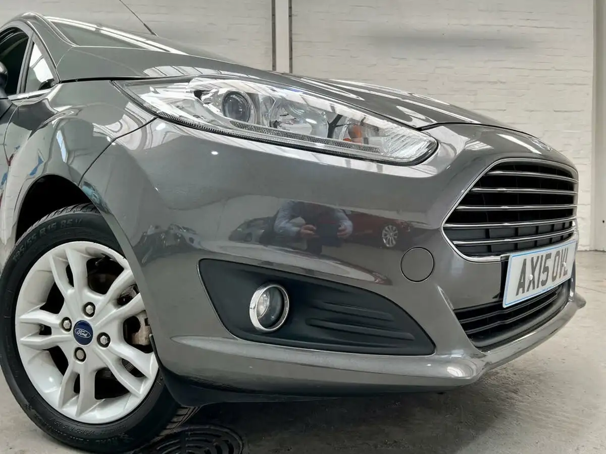 2015-ford-fiesta-125-zetec-3d-big-25