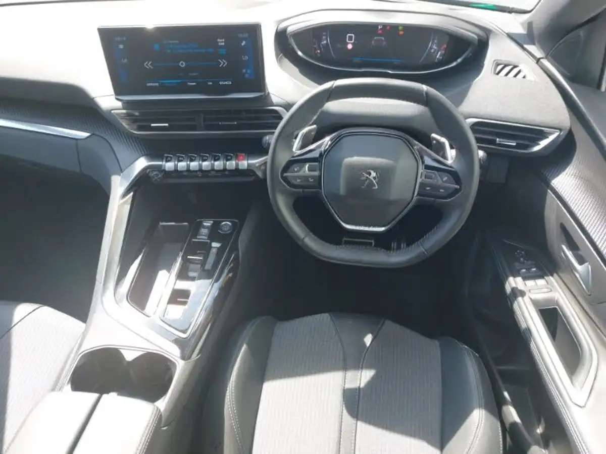 2024-peugeot-5008-suv-12-puretech-allure-130ps-eat8-big-6