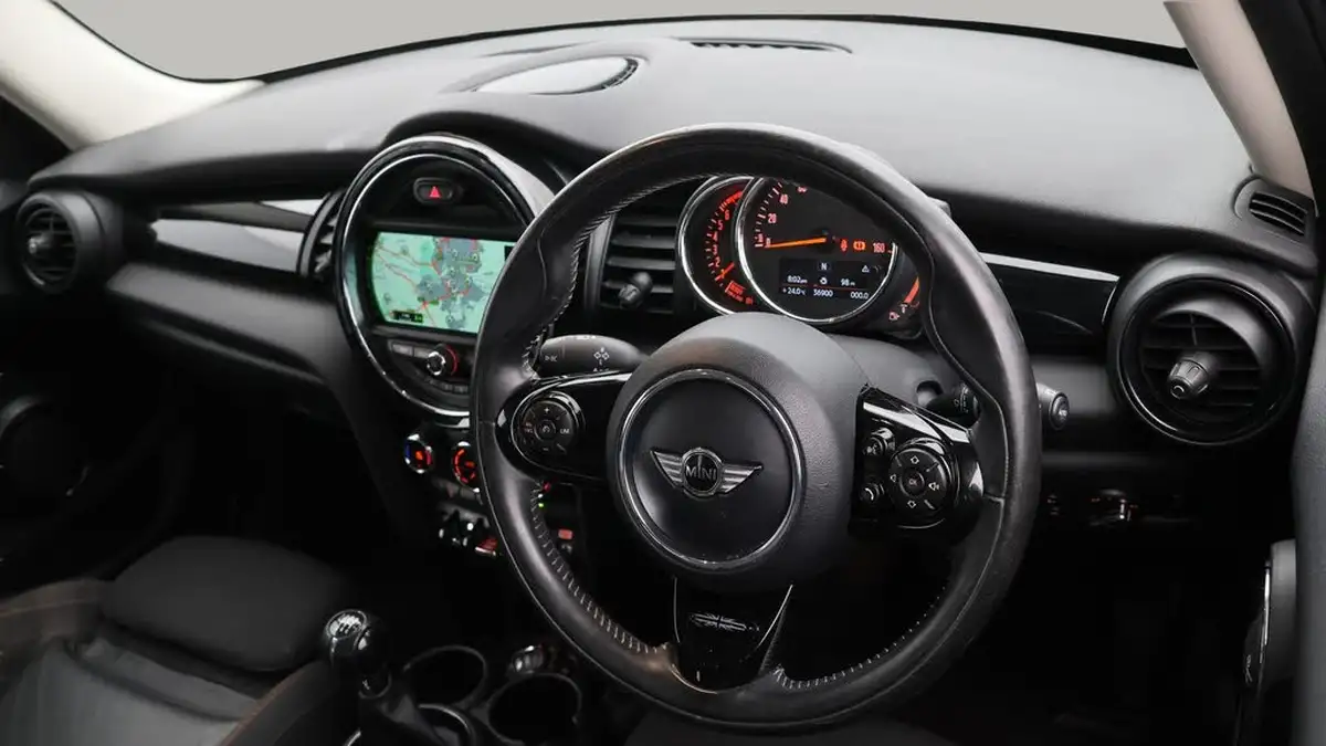2017-mini-cooper-20-cooper-s-seven-media-xlss-5d-big-9