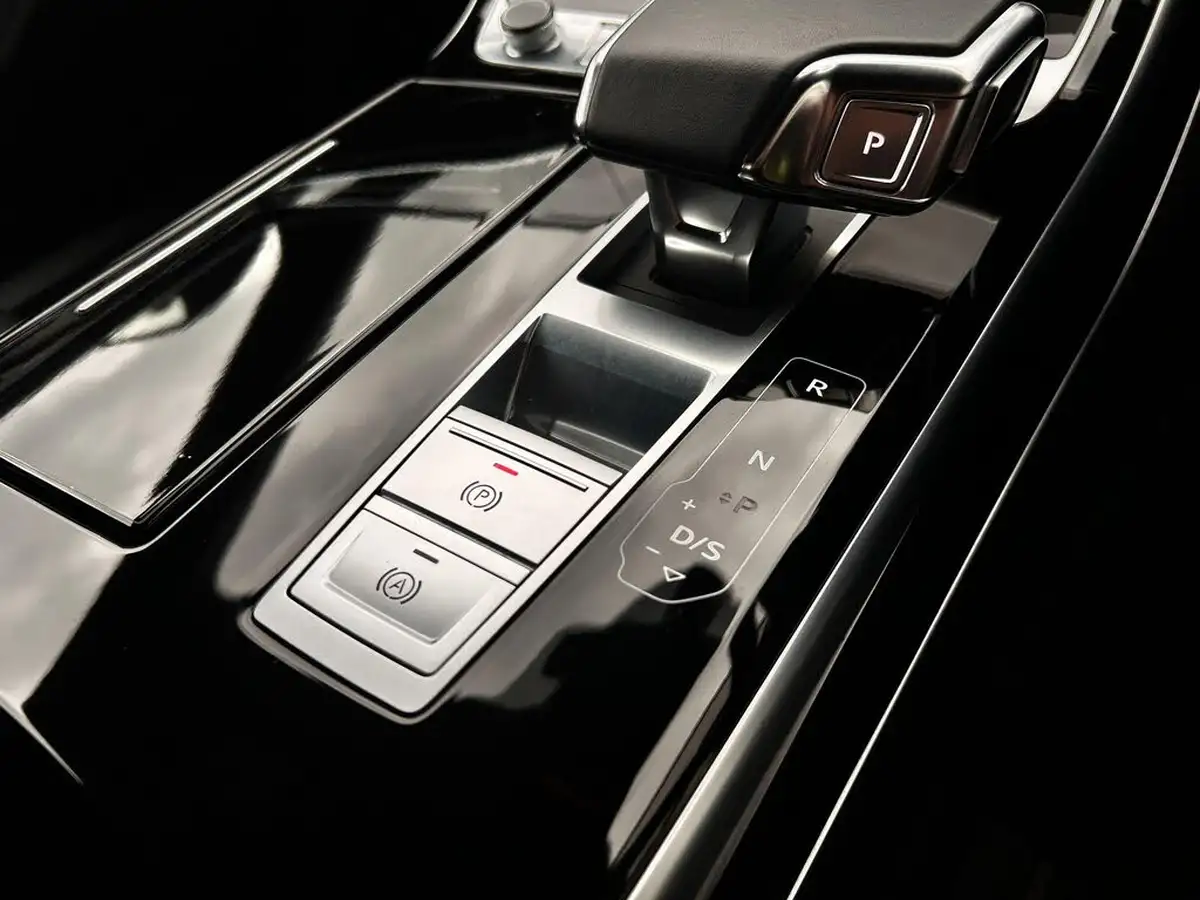 2021-audi-a8-30-55-tfsi-black-edition-big-31