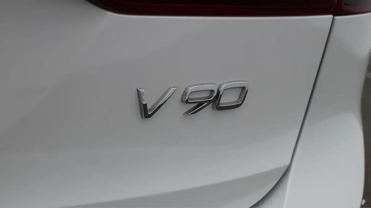 2019-volvo-v90-20td-d4-r-design-big-21