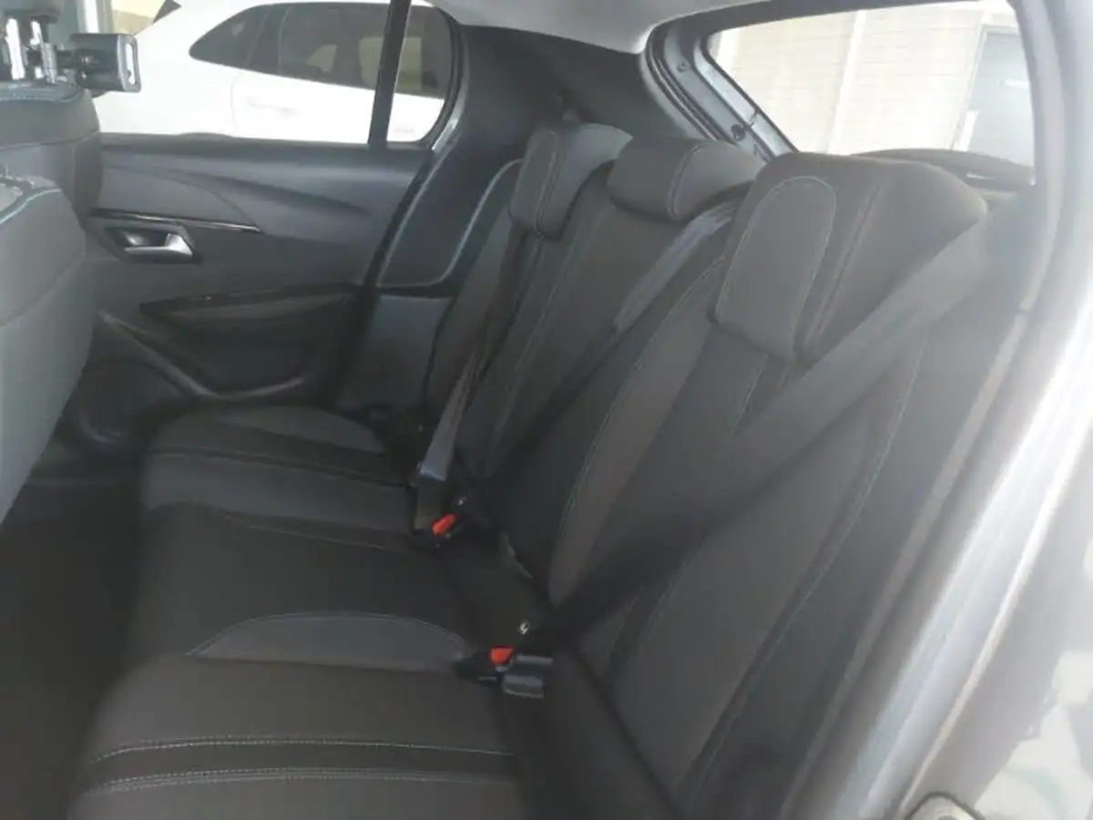 2021-peugeot-208-12-puretech-allure-premium-100bhp-big-11