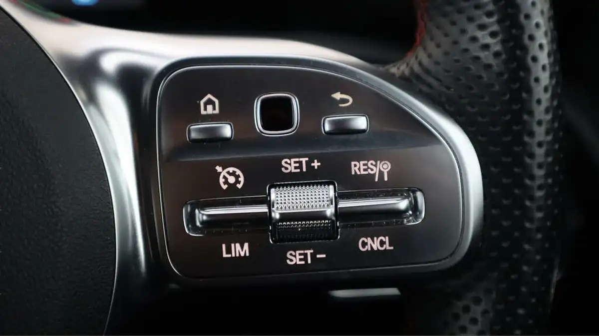 2021-mercedes-benz-a-class-13-a180-amg-line-hatchback-5d-big-22