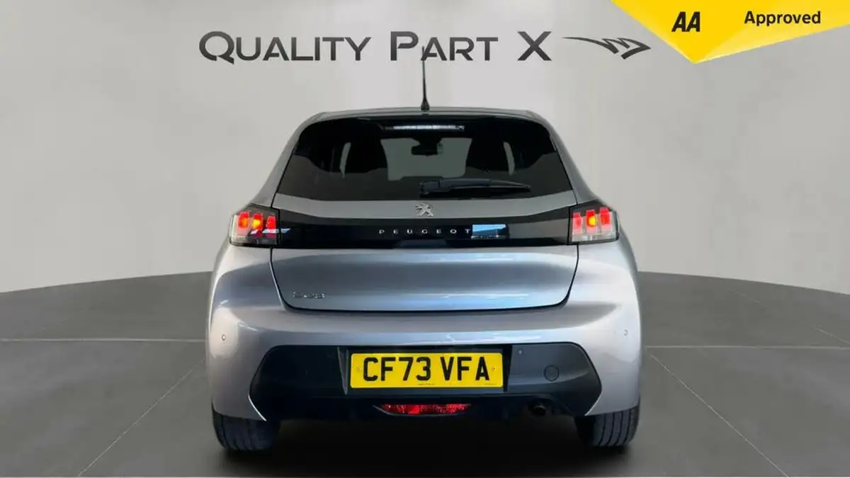 2023-peugeot-208-12-puretech-active-premium-100ps-eat8-big-3