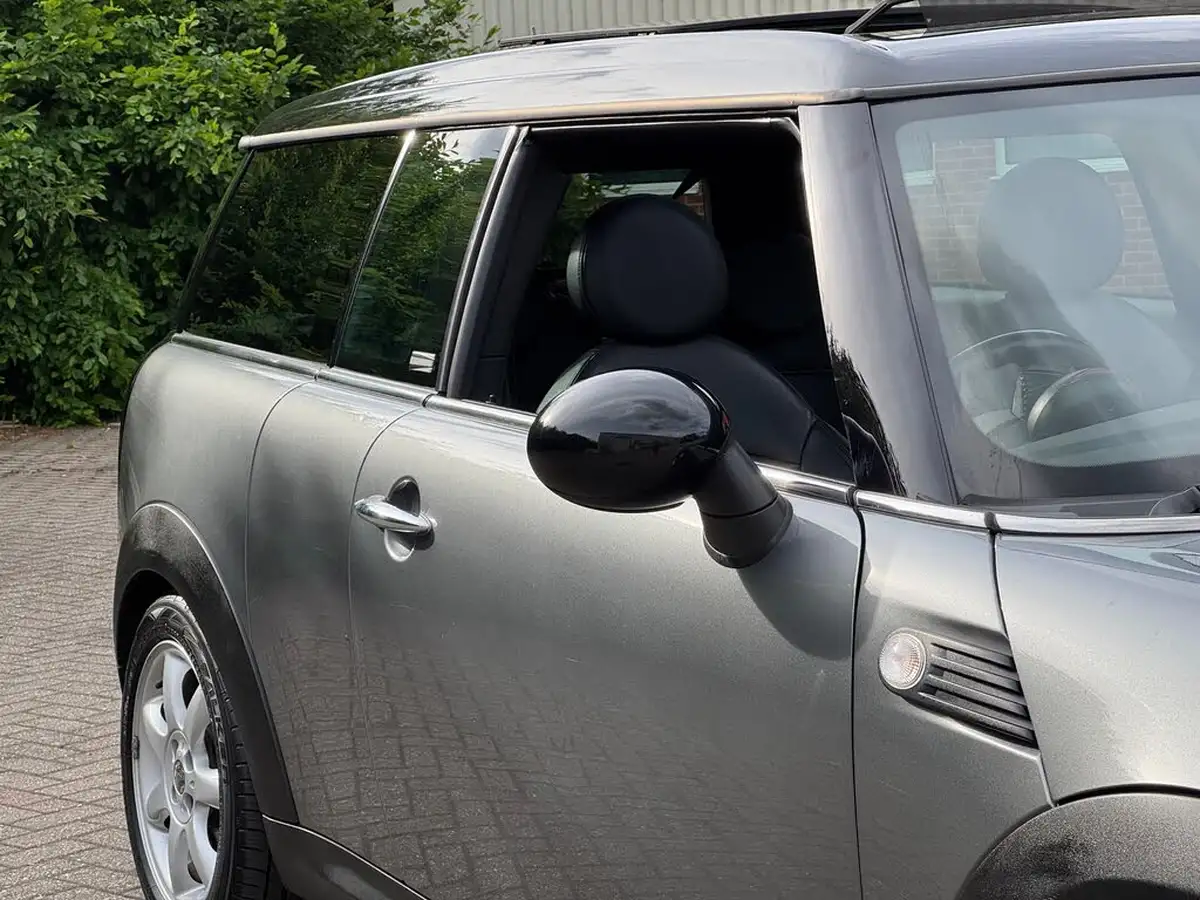 2010-mini-clubman-16-cooper-graphite-big-4
