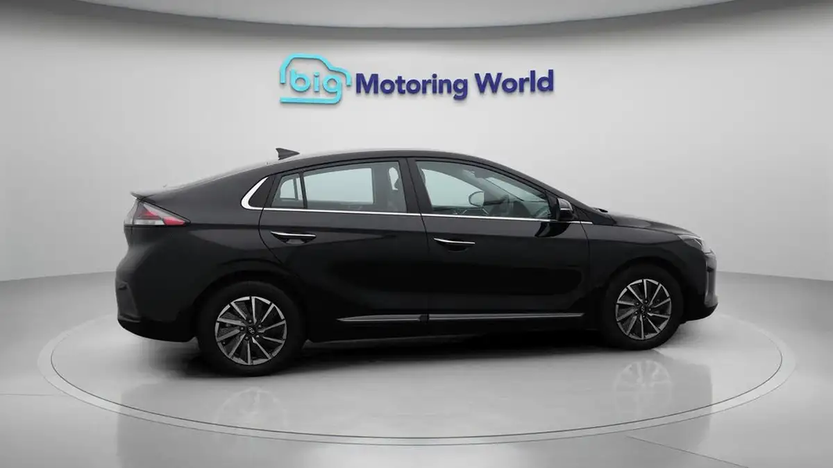 2022-hyundai-ioniq-e-premium-electric-big-8