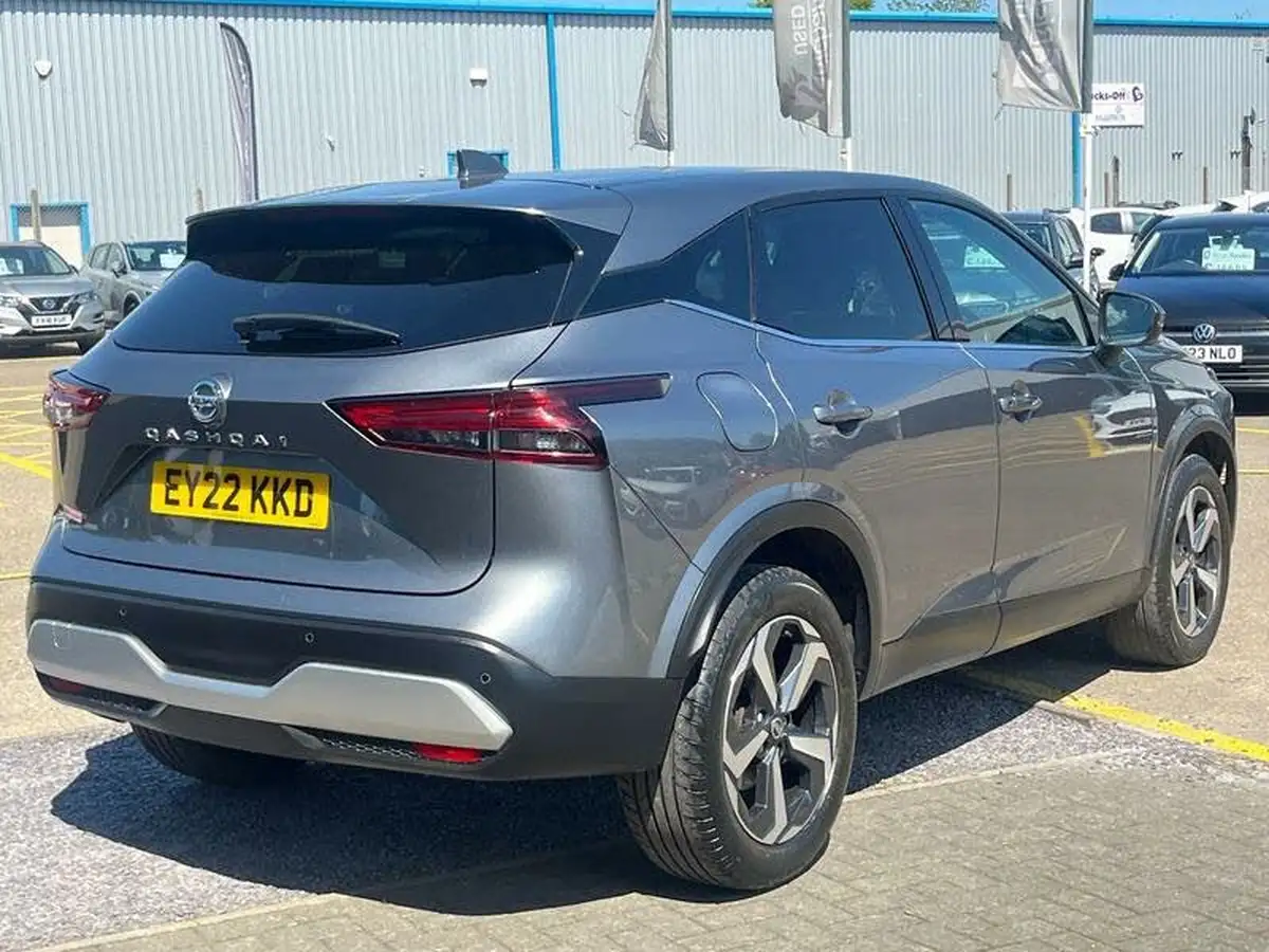 2022-nissan-qashqai-13-dig-t-n-connecta-140ps-big-2